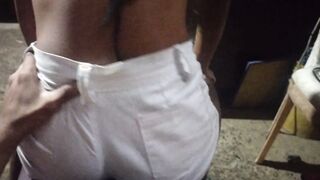 Me seduce con un baile caliente