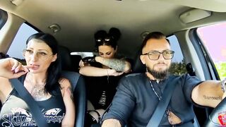 A rock singer fuck into the street