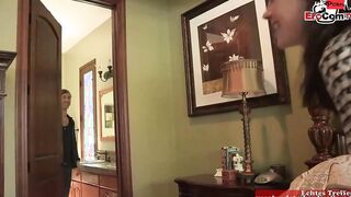 Slender blonde women with small hooters fucks till the facial