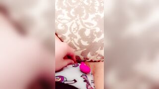 Talking about my outside pose kink and masturbating