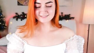cute redhair web webcam skank can deep throat a huge sex dildo