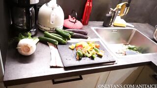 Free Day for a Couple of Young Amateurs Pornstar between Food and