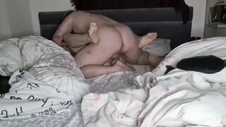 She let him pounded her snatch while she has a big toy already into of her vulgar hole