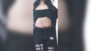 أريد قضيب يدخل في مؤخرتي