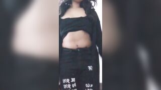 أريد قضيب يدخل في مؤخرتي