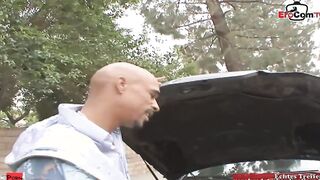 Blonde Milf with gigantic titties seduced from the huge ebony dick for a spontaneous screwed