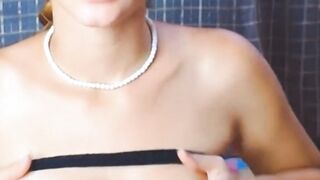Nasty Babe Nails Her Creamy Pussy