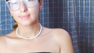 Nasty Babe Nails Her Creamy Pussy