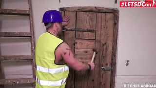BITCHESABROAD - Long Butt Bombshell Kandy Kors Offers Her Vagina To Hard Working Man - LETSDOEIT