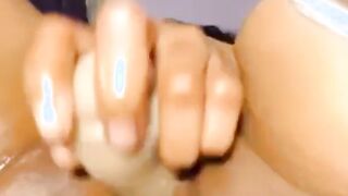 She masterbates till she cums on cam