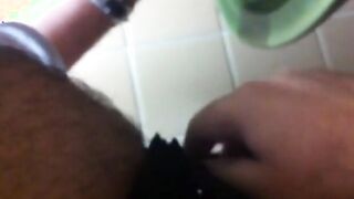 Caminhoneiros se pegando no banheiro