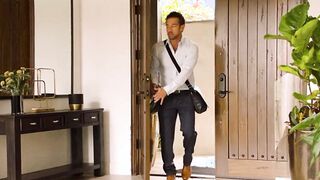 Jessie Saint and Kiara Cole get fucked by Johnny Castle 3