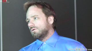 Anything To Gotten In! Video With Ramon Nomar, Tommy Gunn, Britney Shannon - Brazzers Official
