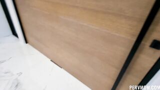 Busty stepmom let me creampie for paying her debt