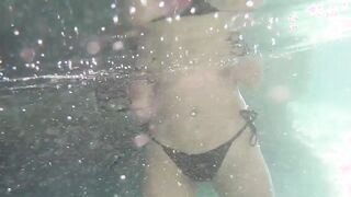 Hot amateur Thai teen fucked at a lagoon