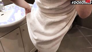 DOEGIRLS - Slim Women Sienna Kim Masturbates In The Bathtub