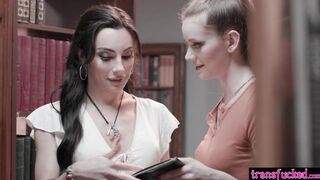 Ariel Demure fucked big ass booklover