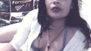 karolina hot play giving birth