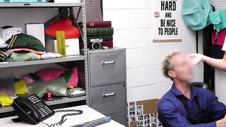 Teen thief got an agreement on cops cock