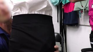 Teen thief got an agreement on cops cock
