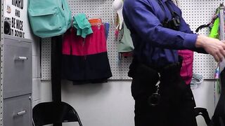 Teen thief got an agreement on cops cock