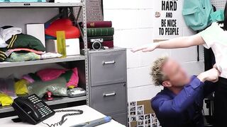 Teen thief got an agreement on cops cock
