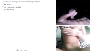 Dark Hair showing her incredible sexy body on web web cam