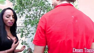Erotic Tranny Adrielhy Bronze and Her Gardener Pounded Each Other's Asses