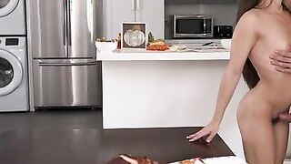 Thanksgiving Turns Me On - S40:E18