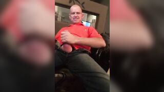 Str8 daddy jerking watching porn