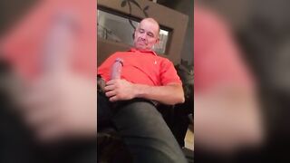 Str8 daddy jerking watching porn