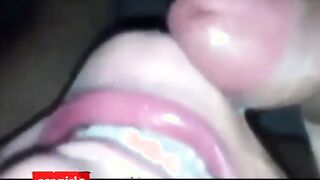 minha esposa com duas rola na boca