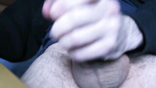 Hand job in close-up!