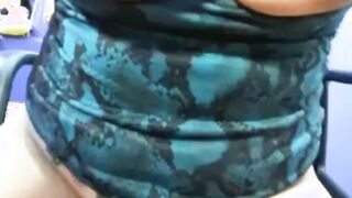 Colombiana Muy Mojada Frente A La WebCam