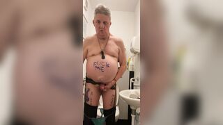 Public loo wank