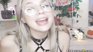 Blonde With Glasses Let Her Boyfriend Cum In Her Mouth