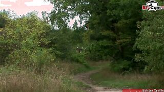 Blonde outdoors double penetrated during the anal 3some rolep