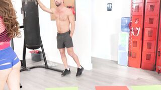 Katie Kush meets the new trainer at her gym and can't help but pounded his brains out on the exercise equipment