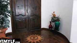 Dirty Tiny goddess Cali Lee Give Her Snatch To Pay
