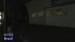 Coroa Cinquentona Com Fogo na Xereca Pega Camelô Novinho na