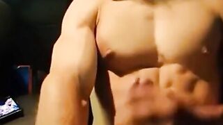 Str8 guy stroke in car while watching porn