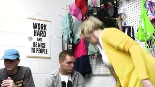 Mature stepmom agrees to fuck a big dick