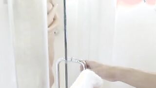 Sex kitten Ariana Marie can't help but show off for Tyler Nixon when he joins her into the bathroom while