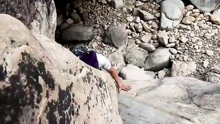 E-sluts Takes The Time To Masturbate On A Hike