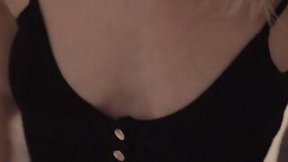 Spy women Chloe Temple is on a top concealed mission that requires her to break in a locked room and