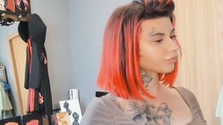 Solo Tattooed Lady Masturbate Until Orgasm