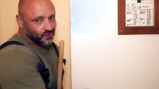 HORNYHOSTEL - (Darcia Lee, Jean Pallett) - Lucky Handyman Fucks A Gigantic