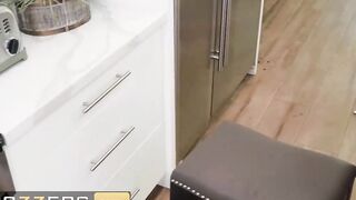 Brazzers - Rachel Starr will let Sean Lawless Fucked her only if he Helps her Shoot her Cooking Show
