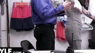 Shoplyfter Mylf - Long Breasts milf Caught Stealing Pleasures the Security Officer to gotten out of Trouble