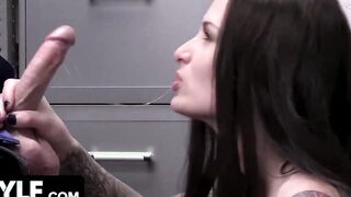 Shoplyfter Mylf - Long Breasts milf Caught Stealing Pleasures the Security Officer to gotten out of Trouble